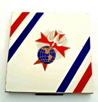 Vintage Wwii Elgin American Powder Compact W/ Enameled U.  S.  Marine Corps Emblem.