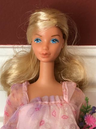 Vintage Mattel 1978 Kissing Barbie Doll 2597 And Accessories 2