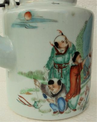 CINA (China) : old Chinese porcelain teapot 2