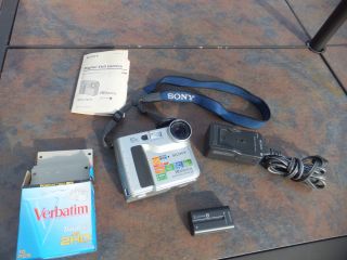 Vintage Sony Fd Mavica 10x Zoom Camera Mvc - Fd75 Battery,  Charger & Discs