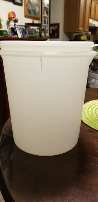 Vintage Tupperware Round Canister 255 - 4,  10.  5 " Tall.  & 9 " Diameter