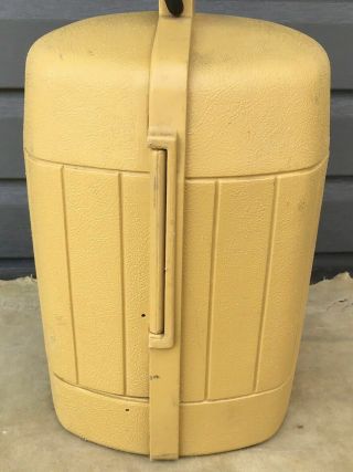 Vintage Coleman Yellow Lantern Hard Carry Case Clam Shell W/Handle 1978 3