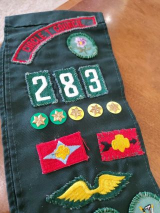 Vintage Girl Scouts Green Sash - 5 Stars,  16 Merit Badges 2