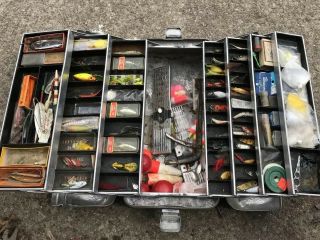 Vintage Umco 1000 U Tackle Box Loaded Full Of Vintage Fishing Lures,  Many Brands