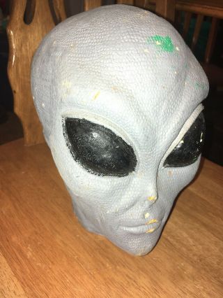Vintage 8.  5 " Hard Foam Gray Big Halloween Alien Ufo Roswell Prop Display Head