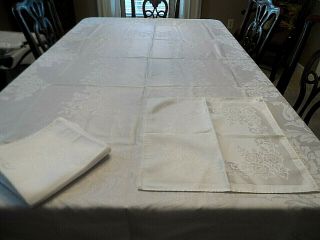 Vintage White Damask Tablecloth 60 X 80 Poly/cotton With 6 Matching Napkins