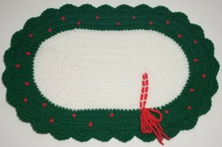 Set Of 4 Vintage Christmas Placemats Crocheted Handmade Green Red Place Mats