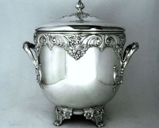 King Francis Reed & Barton Ice Bucket 11 ½’ – 1647.  3 Qts Ornate Vintage 