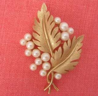 Vintage TRIFARI Crown Gold Tone Leaves w/ Faux White Pearl Brooch Pin Leaf 2