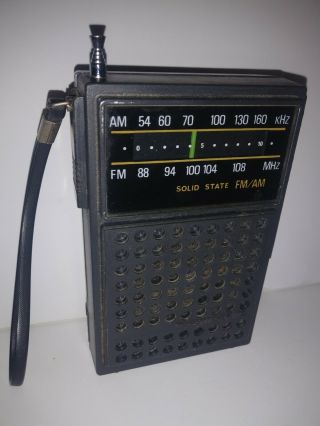 Vintage Realistic Radio Shack 12 - 635a Portable Am/fm Transistor Radio