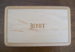 Ryot Solid Top Screen Box Humidor Magnetic 3 " X 5 " Natural Wood Color
