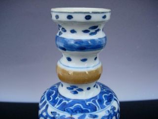 A FINE ANTIQUE CHINESE BLUE AND WHITE PORCELAIN VASE,  KANGXI PERIOD 3