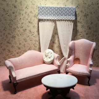 1:12 Scale,  Dollhouse Bespaq Pink 2 Pc Living Room Set,  Coffee Table,  Curtain.
