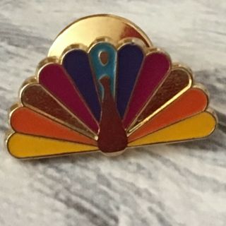Vintage Nbc Peacock Network Television Advertising Collectible Pin 11 Feathers