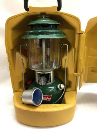 Vintage Coleman 220j Lantern With Clamshell Case