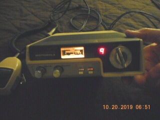 Vintage Motorola Mocat 40 Channel Cb Radio With Microphone Cat No 4010 -