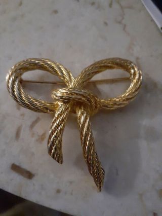 Vintage Christian Dior Signed Textured Rope Bow Ties Gold Tone Brooch Pin