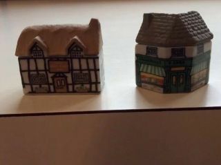 Vintage Set Of 2 Wade Porcelain Miniature Village Why Knot Inn And Greengrocer