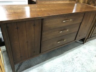 Rare Broyhill Premier Furniture Saga Mid Century Modern Walnut Dresser Credenza