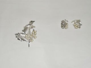 Vintage Crown Trifari Silver Tone Holly Leaf w/ Faux Pearls Brooch & Earrings 2