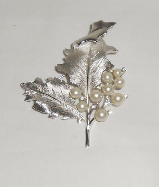 Vintage Crown Trifari Silver Tone Holly Leaf w/ Faux Pearls Brooch & Earrings 3