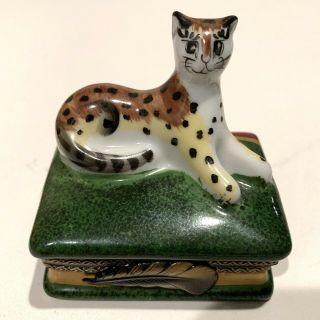Vintage Limoges Trinket Box Leopard Cat On Book Peint Main