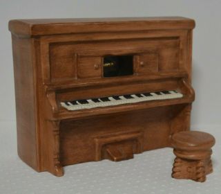 Vintage Ceramic Piano Music Box Plays " How Great Thou Art " 1983
