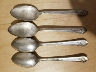 4 VINTAGE COLLECTIBLE SPOONS 6 