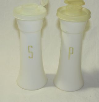 Vintage Tupperware Hourglass White Salt & Pepper Shakers 718
