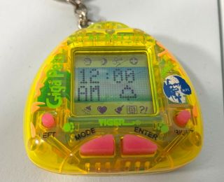 1997 Giga Pet Cyber Kitty Virtual Pet Tamagotchi Keychain Toy Vintage 2