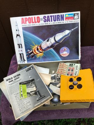 Apollo Saturn Rocket Moon Lunar Land Nasa Vtg Monogram Model Kit 1968 1/144 Usa