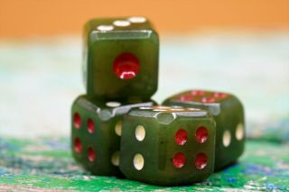 Fine Spinach JADE Dice VINTAGE Set of FOUR Chinese 4 SMALL SIZE Tien Gow 2
