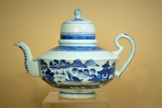 ⭕️ Antique Chinese Export Blue White Porcelain Teapot.