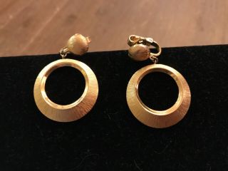 Vintage 1960’s Crown Trifari Clip Etched Gold Tone Dangle Hoop Earrings