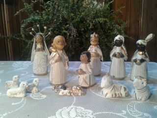 Vintage 13 Piece White & Gold Pottery Hand Painted Nativity Scene Made In Mexico