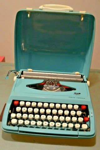 Vintage Smith Corona Corsair Teal Blue Portable Typewriter With Carry Case