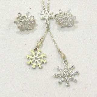 Vintage Avon Winter Necklace Earrings Set Enamel Snowflakes Christmas Rhinestone
