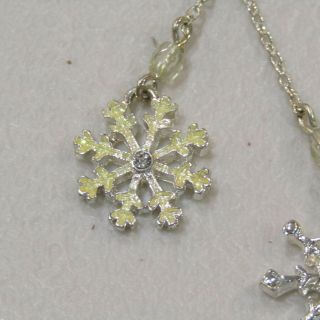 Vintage AVON Winter Necklace Earrings SET Enamel Snowflakes Christmas Rhinestone 3