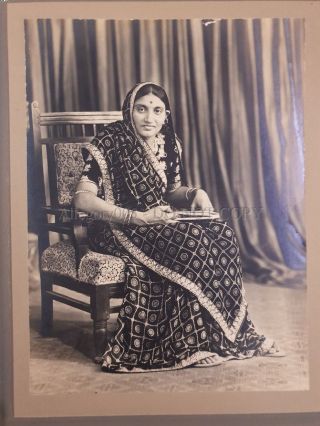 Vintage Photo India Lady In Mombasa Kenya 5.  75in X 7.  75in