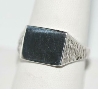 Men ' s Vintage Sterling Silver Signet Ring by MMD England Size 9.  25 3