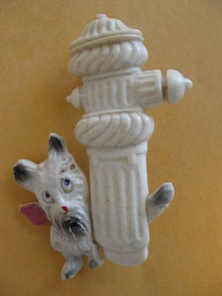 Vintage Plastic Pin With Scottie Dog And Hydrant 1950 