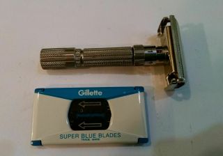 Vintage Razor - - Gillette Fat Boy {e - 4 1959} With Blue Blade Dispenser
