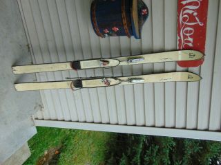Vintage/antique Skis 53 Long Chalet Decor 7833