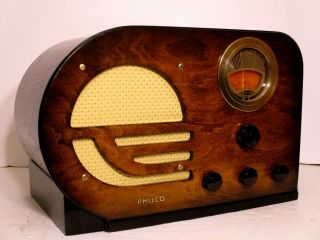 Old Antique Wood Philco Vintage Tube Radio - Restored & Art Deco Bullet