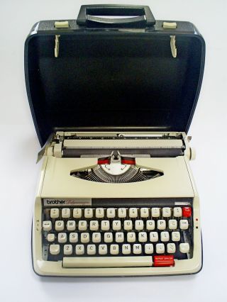 1970s Vintage Brother Deluxe 850 Tr Japan Portable Typewriter K3269199 & Case