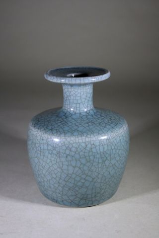 Vintage Chinese Porcelain Crackle Glazed Blue Vase