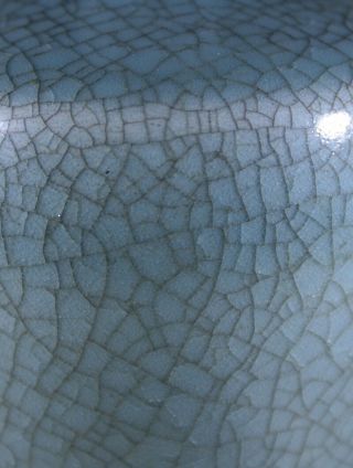 Vintage Chinese Porcelain Crackle Glazed Blue Vase 2