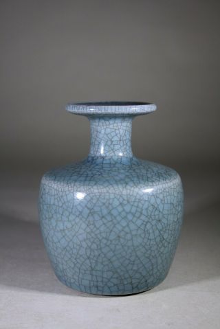 Vintage Chinese Porcelain Crackle Glazed Blue Vase 3