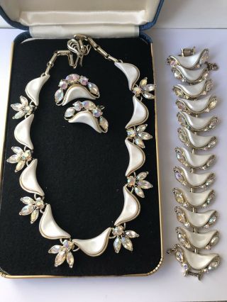 Vintage Signed Coro Jewelcraft Necklace,  Bracelet & Earring Set Parure