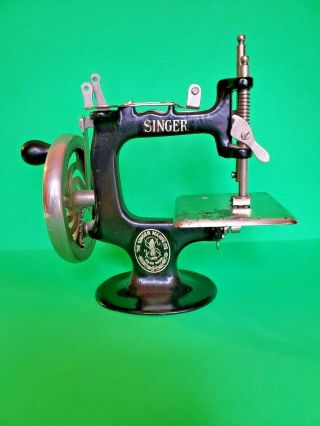 Antique Singer Sewhandy Child Hand Crank Sewing Machine